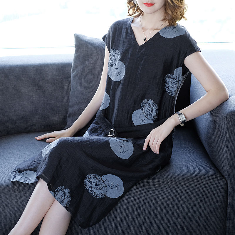 发现一种裙:叫“藏肚裙”，微胖中年妈妈穿贼好看，洋气又高贵