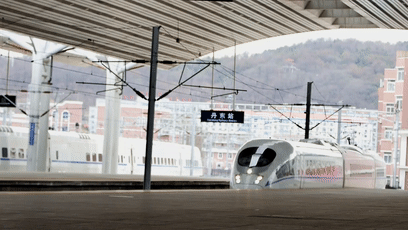 8分钟到机场，5小时到北京！铁路新运行图今起实施！