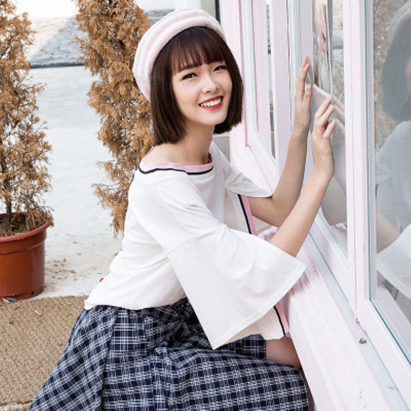 现在特流行这样穿:”裤子失踪“穿，宽松T恤+短裤，时尚时尚