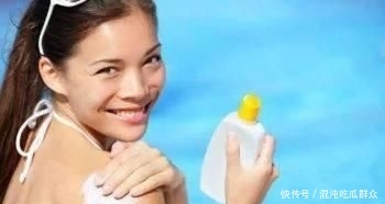『皮肤』8个适合没钱女人的皮肤保养小技巧,让你拥有光泽好肌肤!