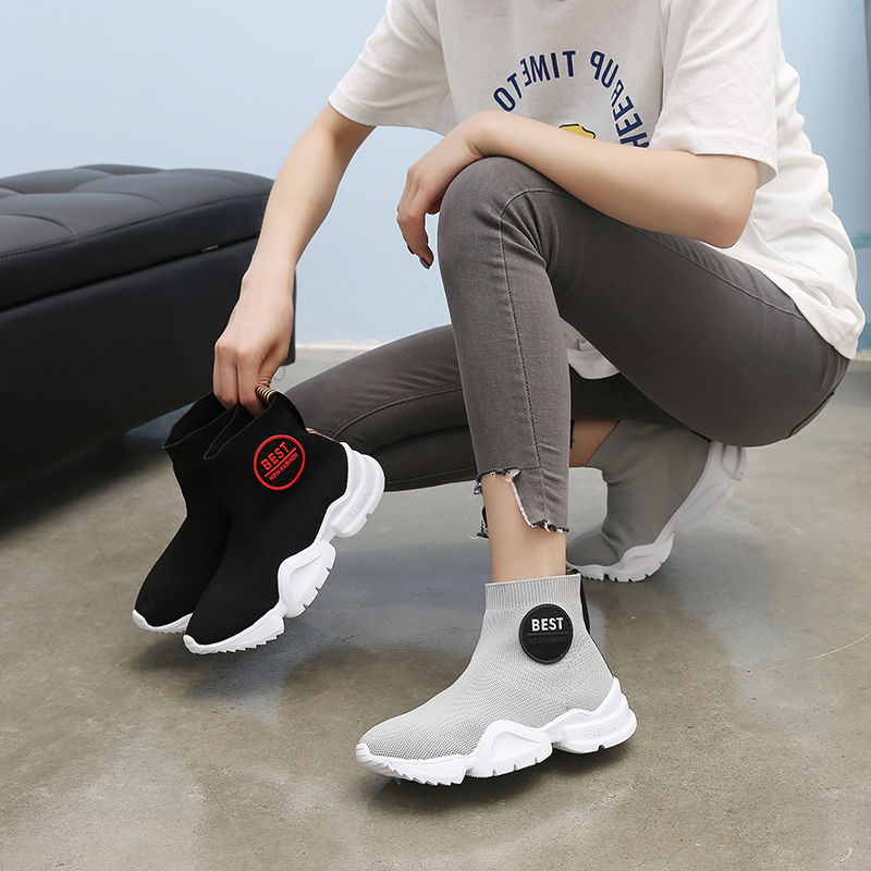 女人别穿高跟鞋了,有了这几款休闲鞋,穿上保证年轻十岁