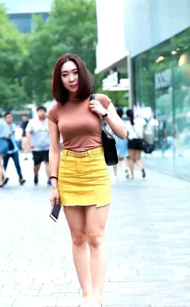 时尚街拍：五个小家碧玉的小姐姐, 好身材秀出独特女人味