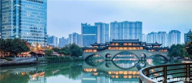 如果成都能和这座城市“合并”，将迎来新的发展，成为下一个深圳