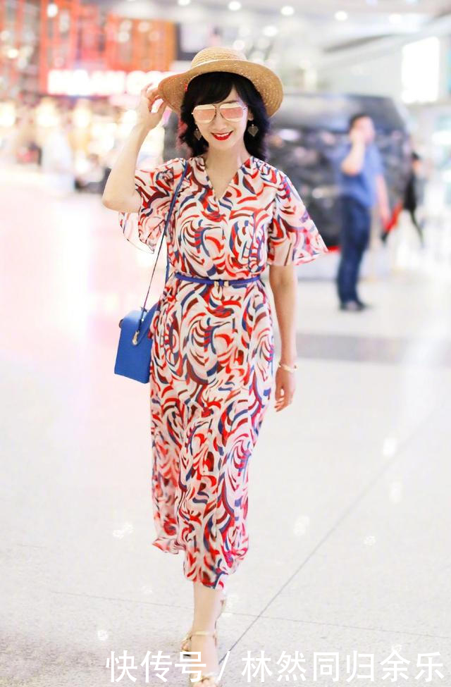 女人■50岁女人穿衣不显老!记住这3点最关键,时髦气质更显年轻!