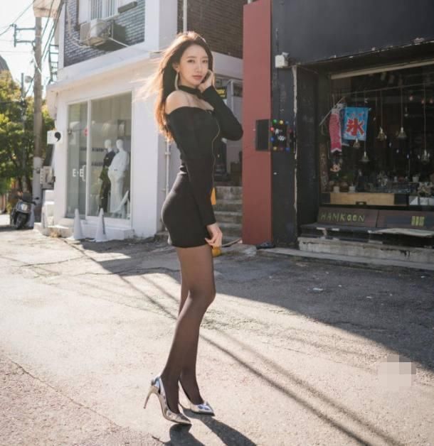 紧身包臀裙：独特魅力的小姐姐，身材曼妙，回头率特别高！