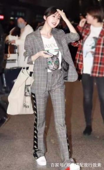 李菲儿，那个浑身散发这洋溢春光的小姐姐，穿搭吸引眼球