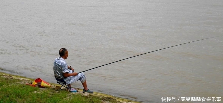 『水中』男子湖边钓鱼,被大鱼拉入水中,3天后回家对妻子出手