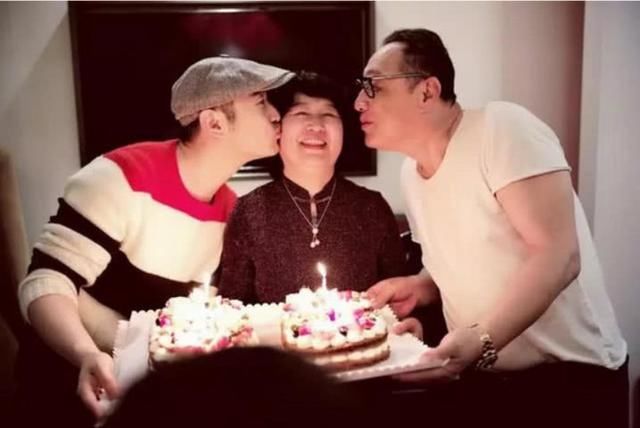 小海绵私照被拍baby耍大牌?黄晓明无回应被质疑夫妻感情变差