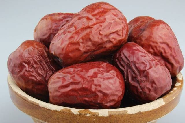 「即可」红枣、蜂蜜、红糖,熬制即可制作天然红枣膏,诱鱼有奇效