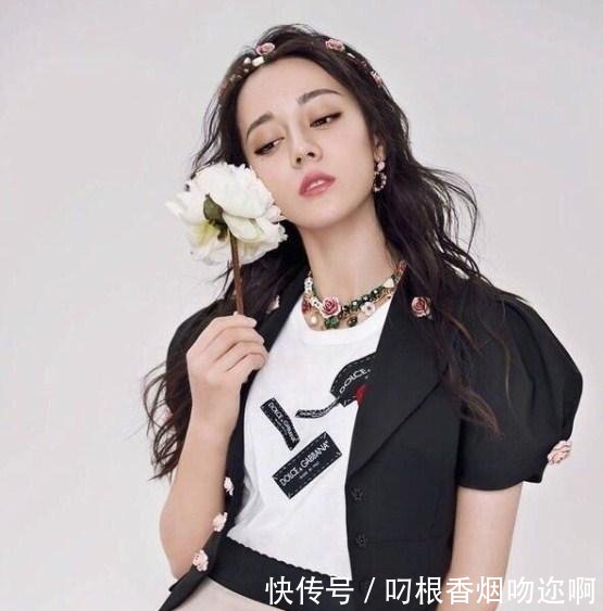 迪丽热巴太皮了，全身挂满鲜花竟好看到爆，是花仙子本人没错了！