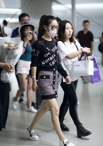 赵丽颖被迫停工的真相，看完你还舍得黑这个姑娘吗