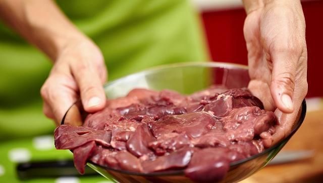  [混合]把这两样东西混合一起，不是为了做饭，用它钓鱼才会有“惊喜”！