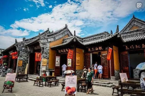 因影视剧出名的景区，却毁在了一碗30元的小面上，网友：真黑心