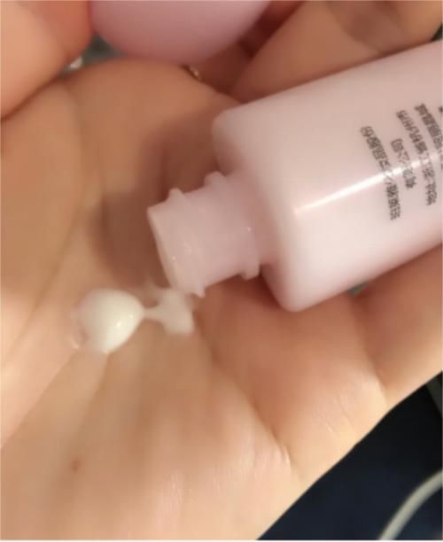  #皮肤#4款国货之光大测评：自然堂紧致抗皱，百雀羚深层补水