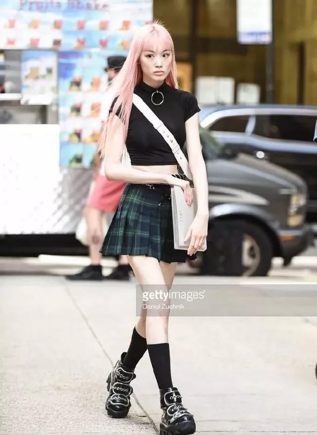 维秘面试小姐姐腿长180cm、E罩杯,这真的是人类的存在?