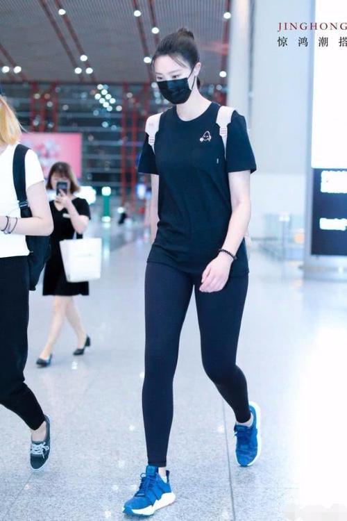 惠若琪穿紧身裤快被大腿撑爆了勒出大腿肌肉，网友：好强壮的腿！