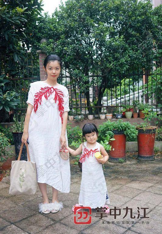 九江妈妈微博晒与女儿穿搭，网友：把生活过成了诗