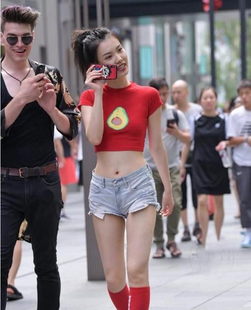  展现|美女小姐姐玲珑剔透，既可爱又高贵，有没有惊艳到你！