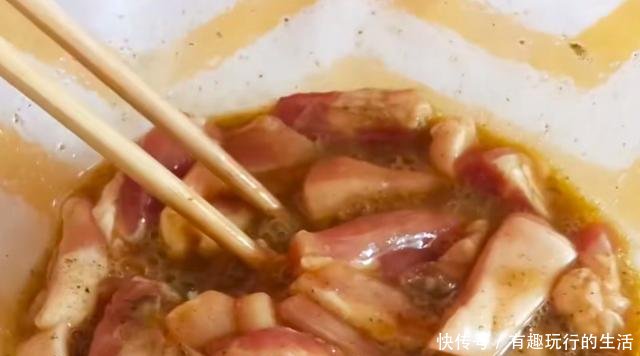  「鲜香」醇香酥肉的美味做法，色泽金黄，鲜香脆爽，喜欢肉食的您不容错过