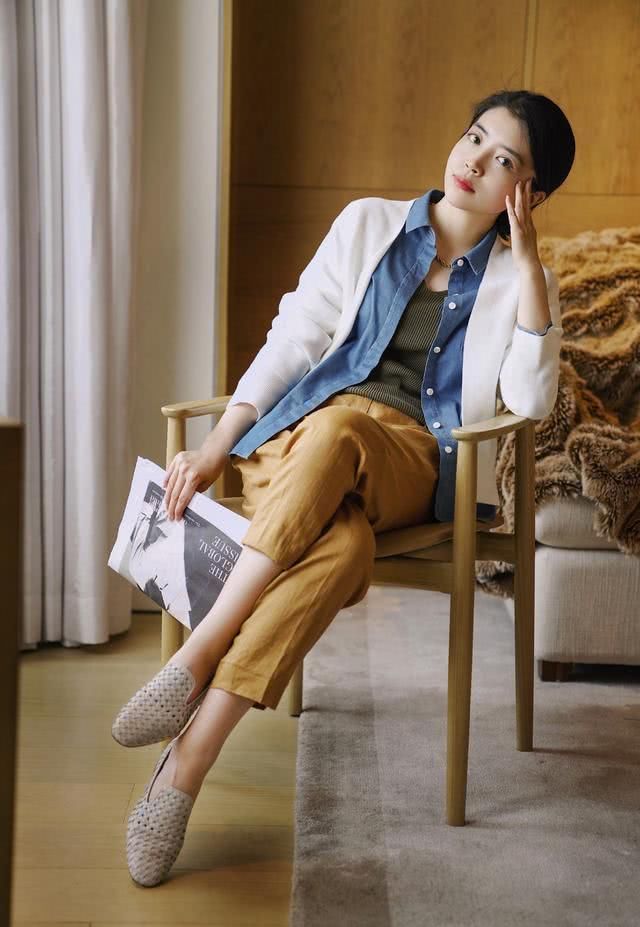  阔腿裤：春季不知道穿什么？我们来“偷”三木的10种新搭配，知性又温柔