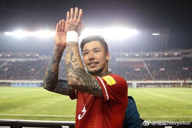 球员最强纹身现身,俨然一部历史教材,球迷:国足