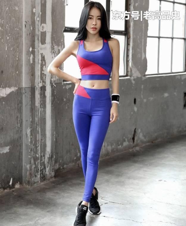 「 底裤」穿出女神范，增添个性时尚感！，优雅温和的打底裤美女