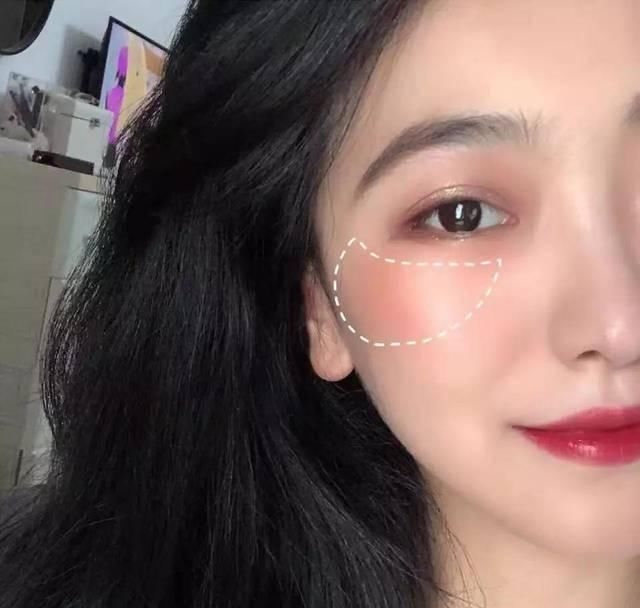  [晕染]什么脸型就画什么腮红，堪比整容！！