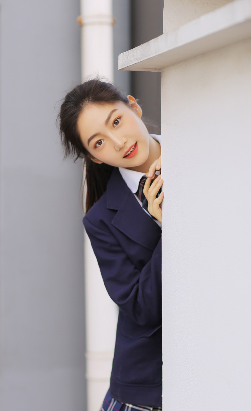 马尾辫清纯美女学生制服写真