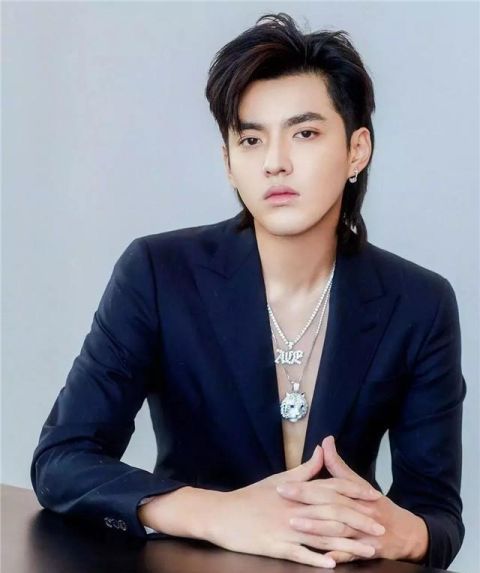  [饰品]见过世面的男人一般不会戴这3种“饰品”，尤其第2种，廉价又土气