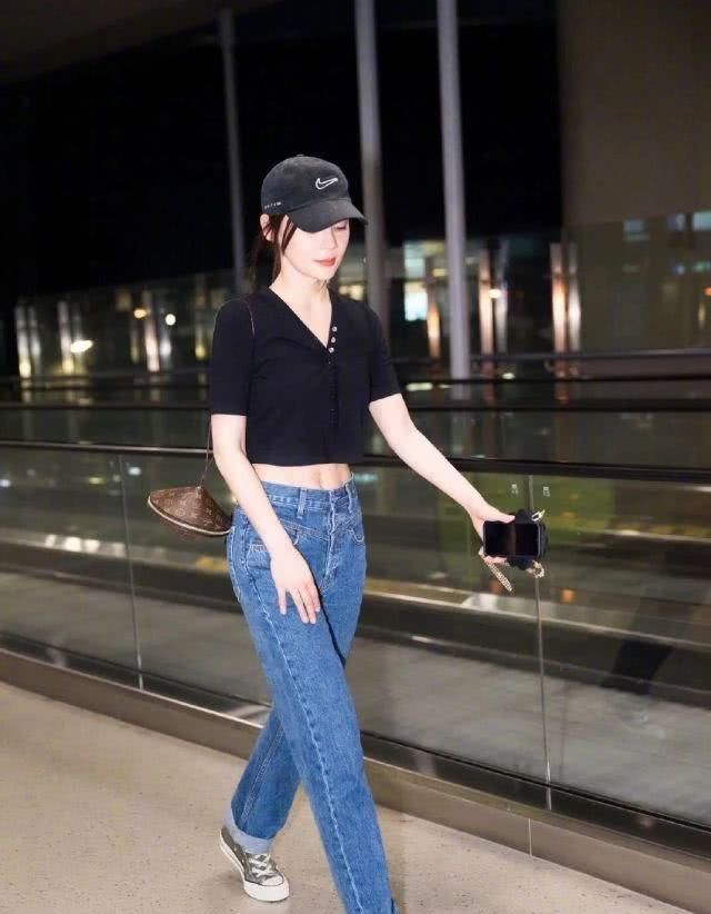  『Top』穿好一件Crop Top，其实可以很藏肉？