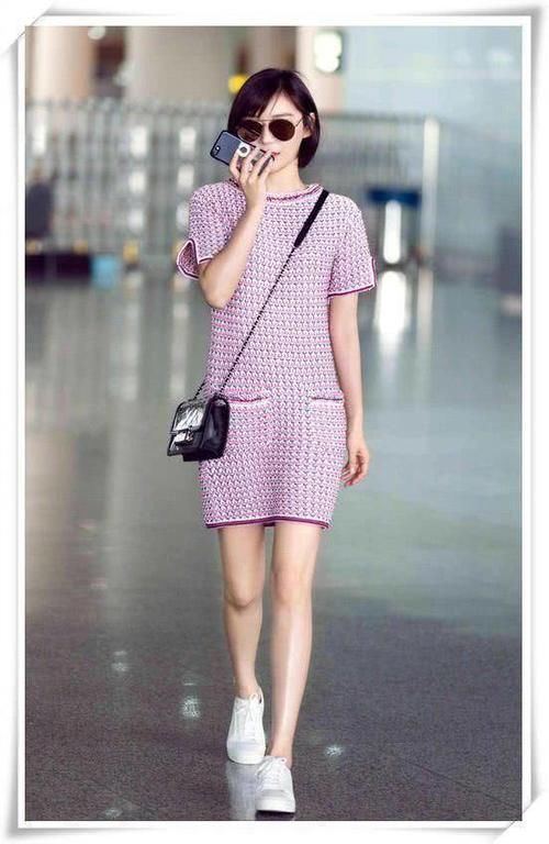 袁姗姗这衣服看得人强迫症都犯了！网友：分分钟想撕掉下面那块布