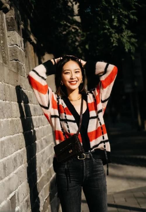 『女人味』好看又时髦,十套优雅精致的春装搭配,尽显温柔可人的小女人味