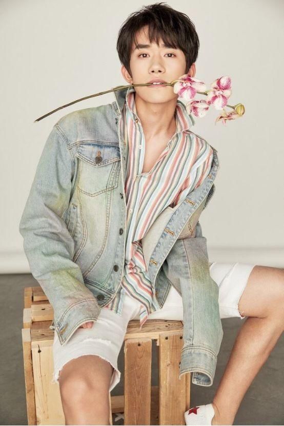 当TFBOYS没有刘海的时候，千玺的颜值帅炸了，王俊凯像“整了容”