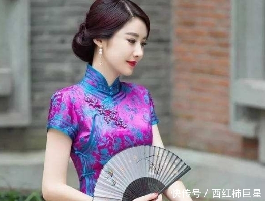 「时期」旗袍两边为何是开叉的,除了干活方便,还有一个重要原因