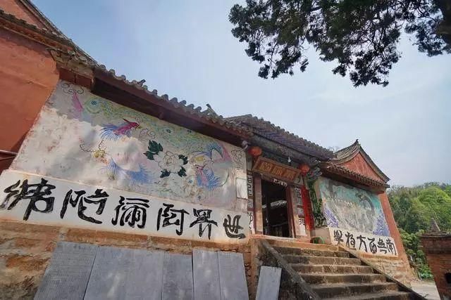 深山里八十六岁老人：古朴山寺独自修行30年，粗茶淡饭一心向佛