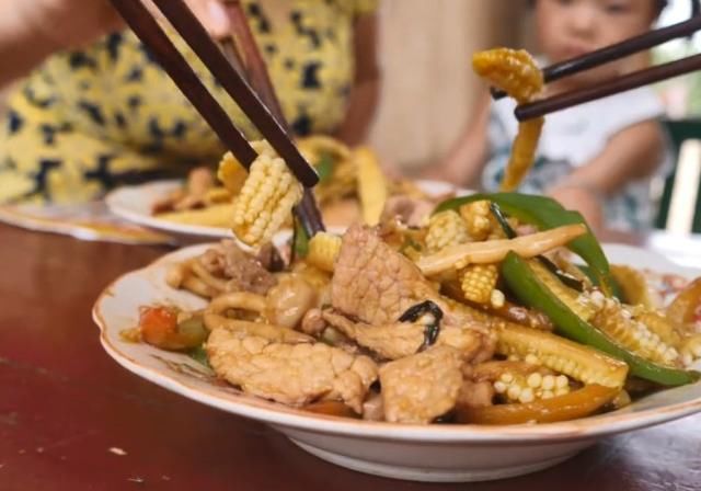 玉米地里长得特别多，农村人很少摘来吃，1斤却能卖35块钱