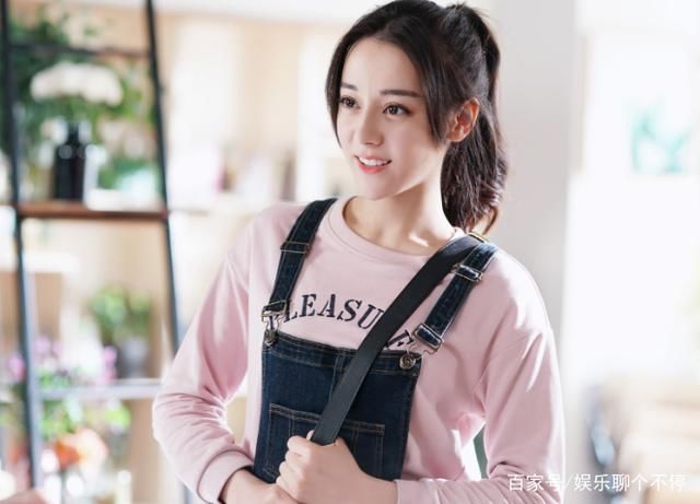 热巴微博消息直接表明感情状况，就连网友都直呼在一起