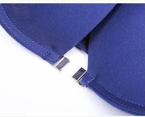 难怪老婆把文胸都扔了，现在女人都流行“前扣式”，性感更方便