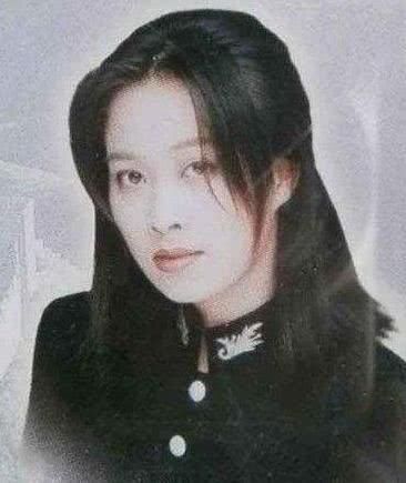 25年前的王菲冷酷与娇艳并存，宋丹丹欧美范十足而张柏芝是真好看