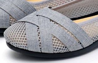 偶然发现这柔软舒适的女鞋，适合70后女人，国庆轻松出游不累脚