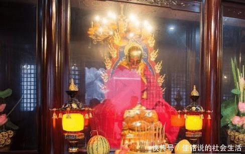 九华山肉身菩萨:现存8尊,历千年而不腐,成因至今是个谜