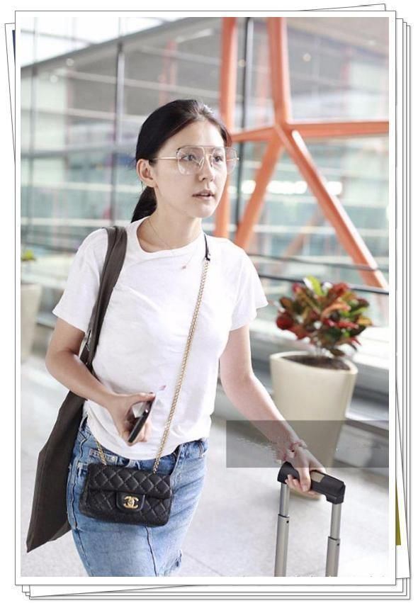 热依扎这才叫真素颜，连眉毛都不画，简直是娱乐圈的一股清流!