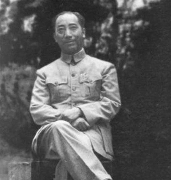 【回忆】杜月笙女儿回忆,对父亲最大打击是戴笠身亡,失态几乎崩溃要跳楼