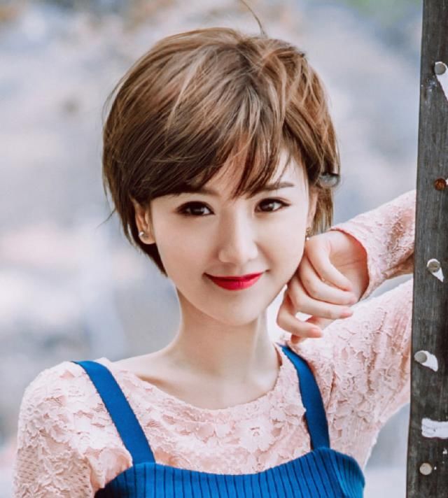 毛晓彤爸爸起诉她弃养生父？！网友：又出来一个害女儿的畜生