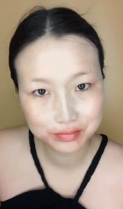 小姐姐卸妆后......网友:这不是换了一个人?