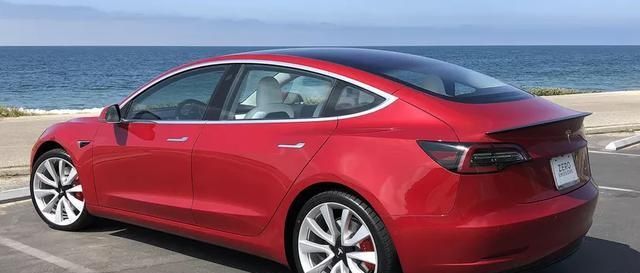  『系列』Tesla Model 3系列中的新顶级装饰——Performance