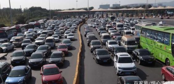 高速上造成堵车的3大“原因”找到了，可惜交警也没有好办法！