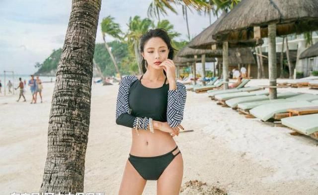 「小姐姐」小姐姐时尚泳衣，优雅大方的气质，修身而不受束缚！