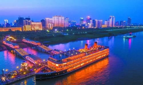  为武汉|中国“最特殊”的城市，被长江一分为三，谈恋爱都像是异地恋