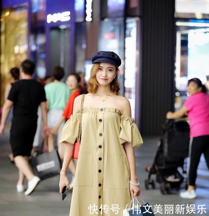 杭州街拍 漂亮的姐妹花穿了相同的衣服, 亮瞎众人双眼!